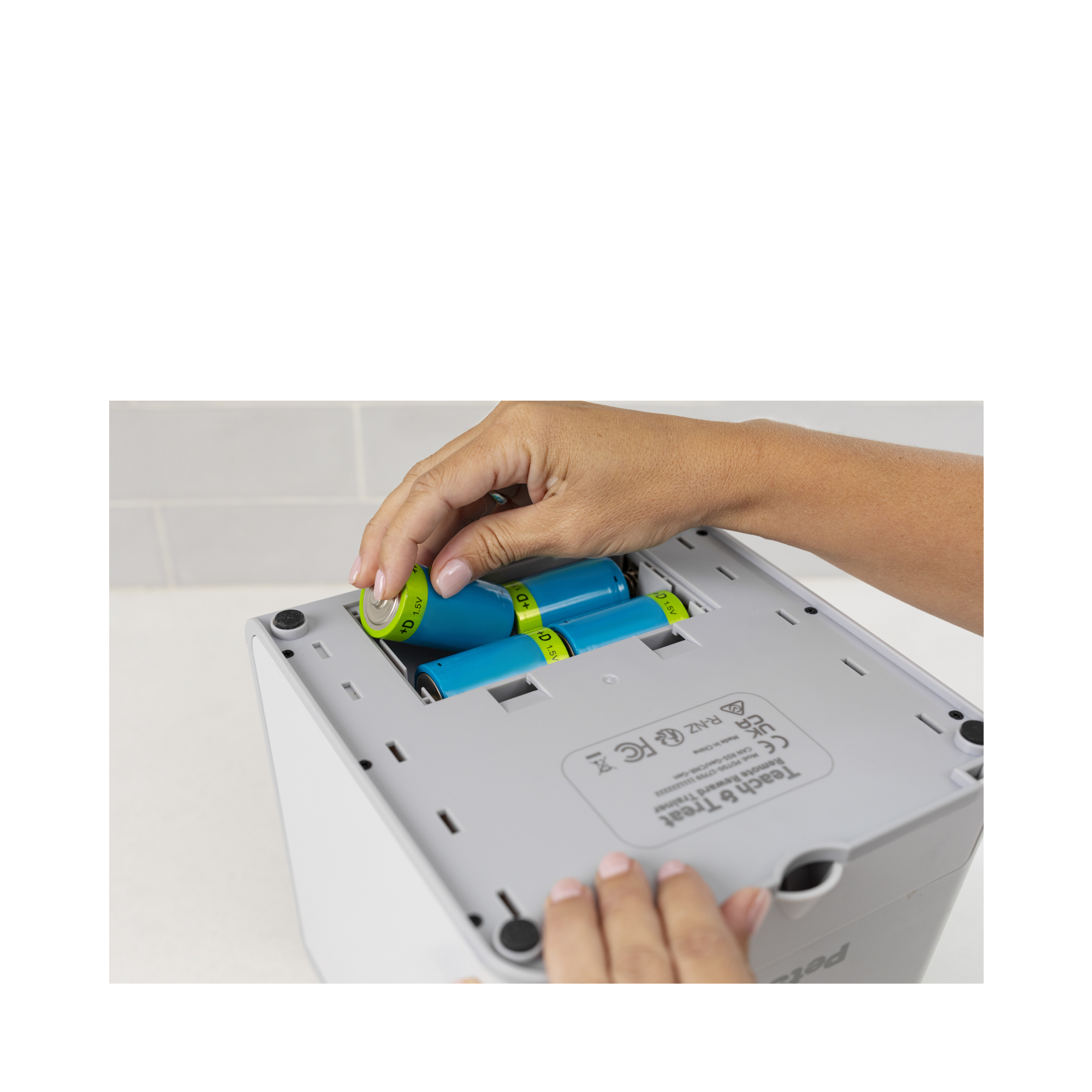 Buy Teach & Treat Remote Reward Trainer for your dog | Tinybuddy